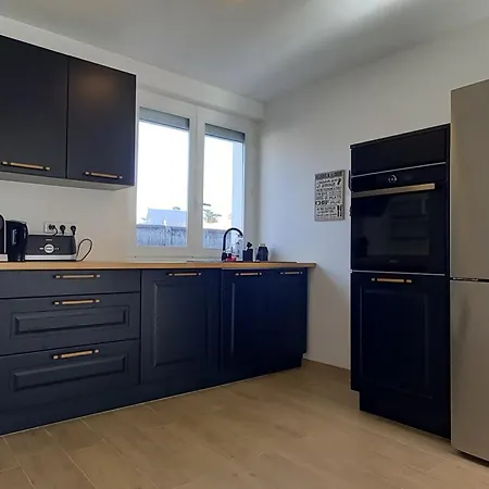 Renovee 3 Chambres, Proche Avec Wifi, Menage Et Linge Inclus - Fr-1-323-507 *
