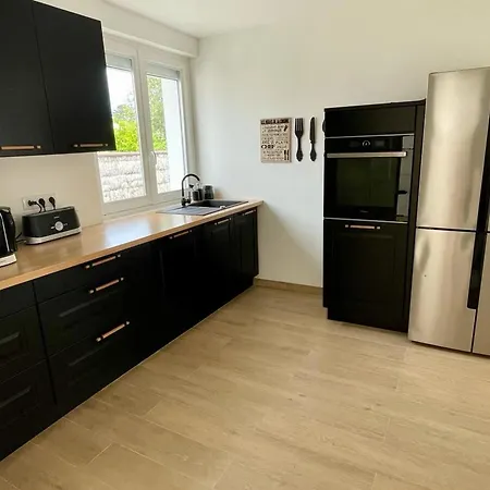 Holiday home Renovee 3 Chambres, Proche Avec Wifi, Menage Et Linge Inclus - Fr-1-323-507 *